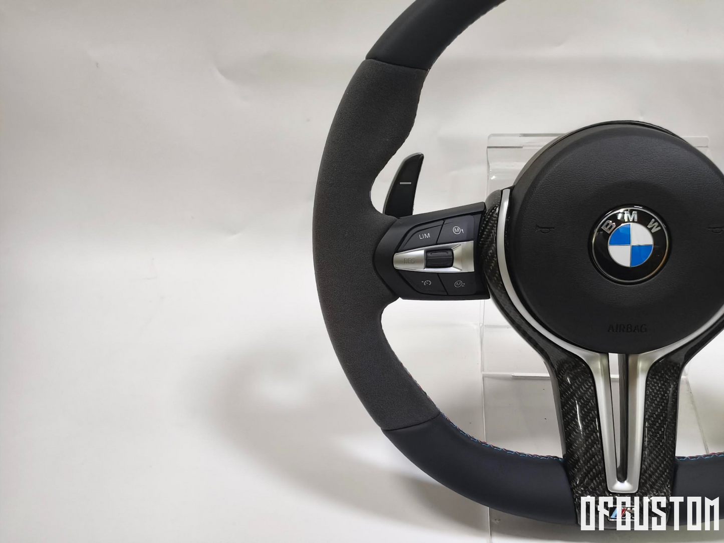 ᴏꜰꜰᴄᴜꜱᴛᴏᴍ™ Customised alcantara steering wheel suitable for bmw