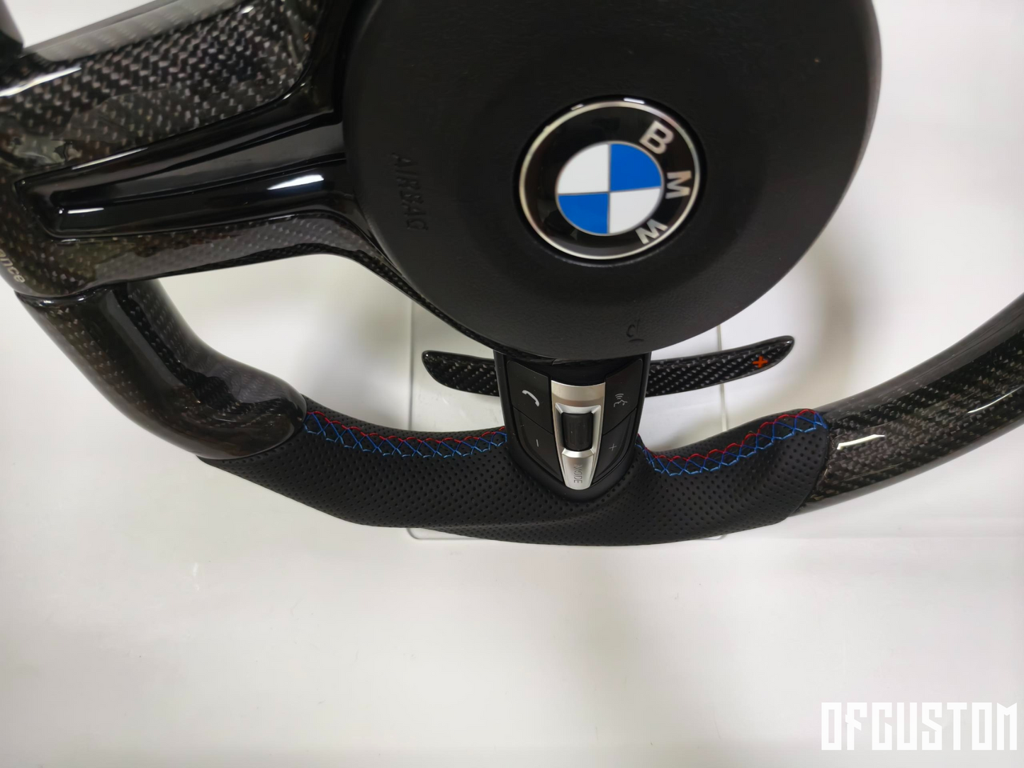 ᴏꜰꜰᴄᴜꜱᴛᴏᴍ™ Customised carbon steering wheel suitable for bmw