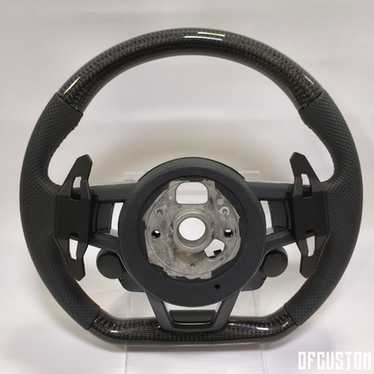 ᴏꜰꜰᴄᴜꜱᴛᴏᴍ™ customized steering wheel for Audi A4 B9